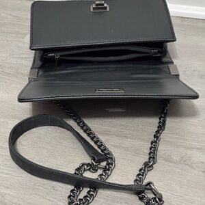 Elegant Black Chain Strap Women's Bag